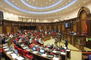 Конституционная реформа востребована — убежден вице-спикер НС Эдуард Шармазанов