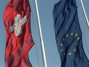 Выборы в Швейцарии выиграли противники мигрантов и ЕС