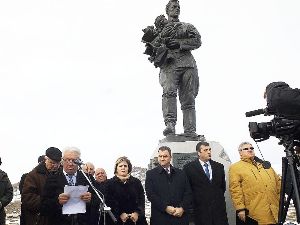 Памятник советским воинам в Спитаке