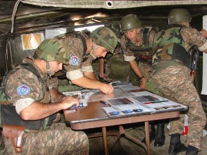 Основой создания профессиональной армии считает миротворческую бригаду министр обороны Сейран Оганян