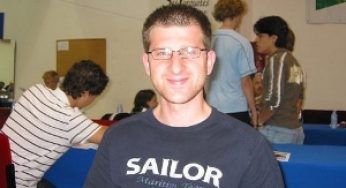 За спиной лидеров