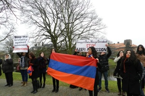 Осудить армянские погромы в Азербайджане призвали министра ИД армянские организации Голландии