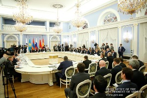 Главы правительств ЕАЭС провели заседание Межправсовета в Москве 162712.jpg