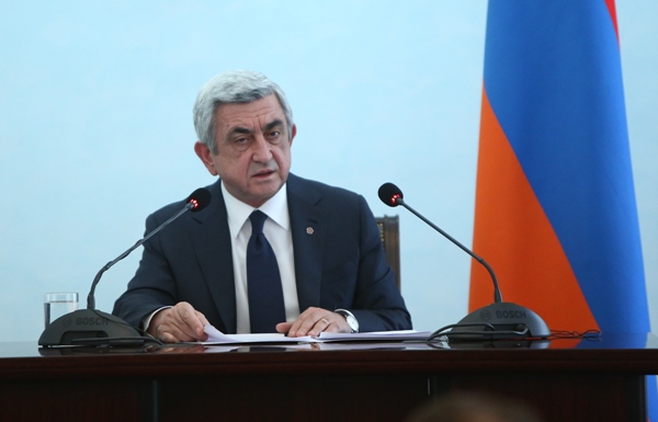 Президент Серж Саргсян проинформировал послов стран ОБСЕ о ситуации в связи с агрессией Азербайджана против НКР