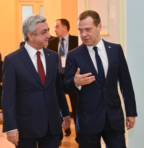 Президент Серж Саргсян принял премьер-министра РФ Дмитрия Медведева