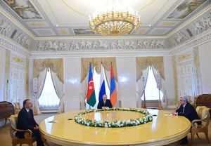Петербургские сюрпризы: Ереван считает встречу “достаточно полезной”, Баку — “конструктивной”, но…