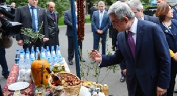 Налаживаются деловые связи