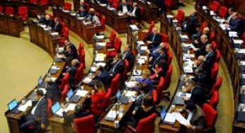 Законы приводятся в соответствие Конституции