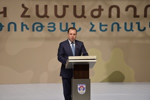 Министр обороны предложил два альтернативных формата срочной службы