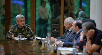 Главный на поле битвы — человек, армянский военнослужащий