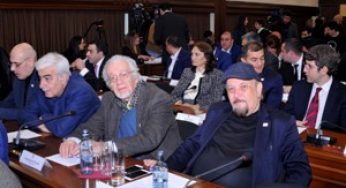Устанавливаются мемориальные доски