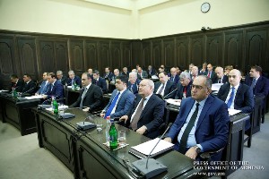 Разработать новую, амбициозную антикоррупционную стратегию поручил премьер-министр Карен Карапетян