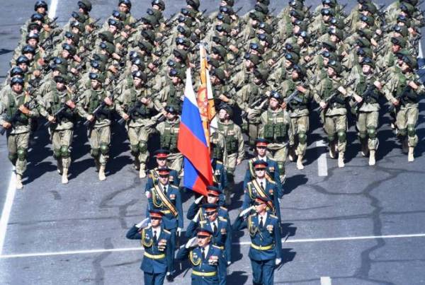 Российские военнослужащие приняли участие в военном параде в Армении