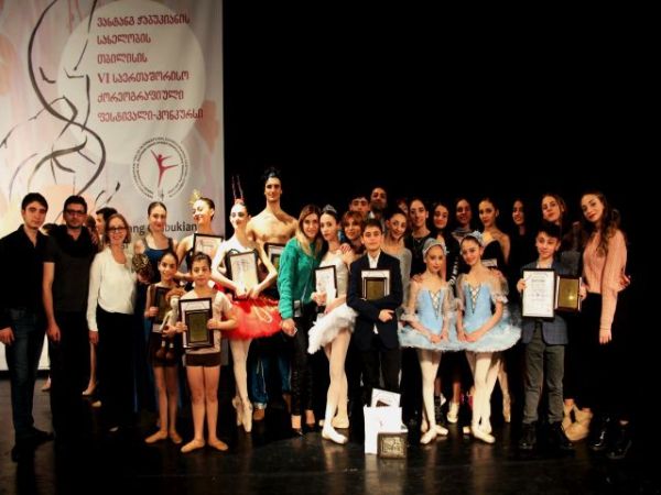 Армянские танцоры вернулись из Тбилиси с наградами