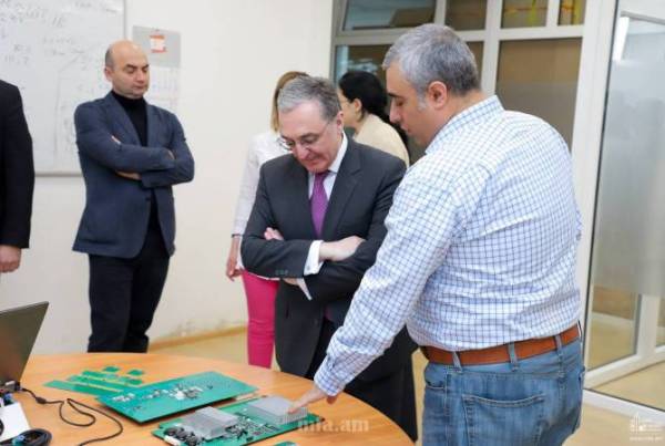 Глава МИД Армении посетил “Инженерный город”