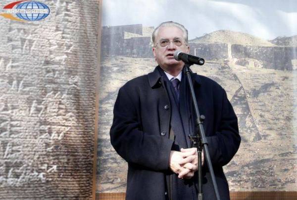 Директор Эрмитажа награжден званием “Почетный гражданин Еревана”
