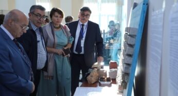 Собрались под одной крышей