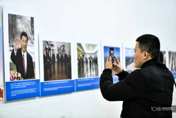 Фотовыставка, посвященная 70-летию образования КНР
