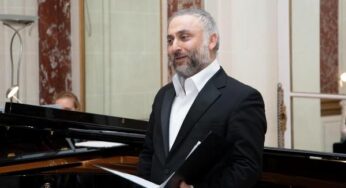 Оперный певец Адам Барро в Армении представил свой новый диск