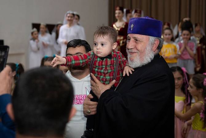 Детский праздник в Первопрестольном Эчмиадзине