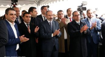 Премьер-министр присутствовал на церемонии открытия ювелирного завода