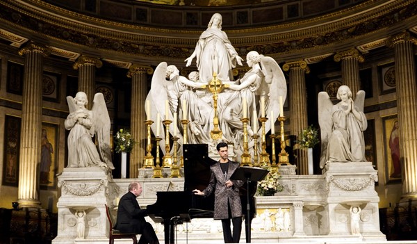 Рубен Элбакян представил сольный концерт “Аве Мария”