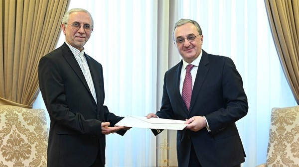 Глава МИД Армении и посол Ирана затронули ряд актуальных вопросов региональной и международной повестки