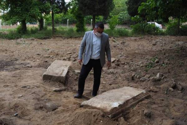 Обнаружены армянские надгробные плиты XVIII века