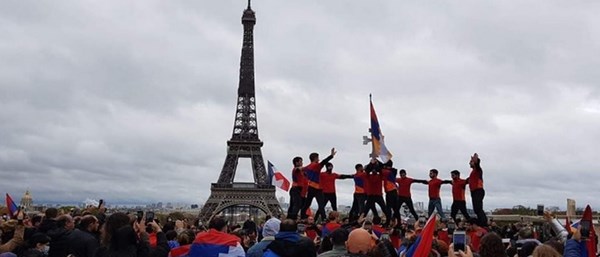 Армяне Франции требуют признания Арцаха