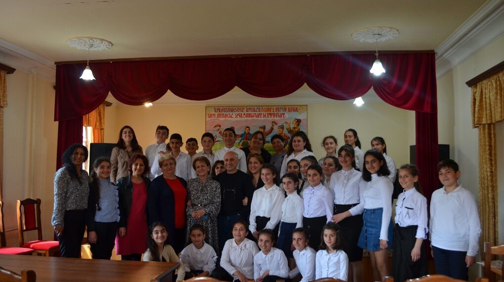 Фестиваль «С любовью и с песней» — дети Сюника и Арцаха споют в общем хоре