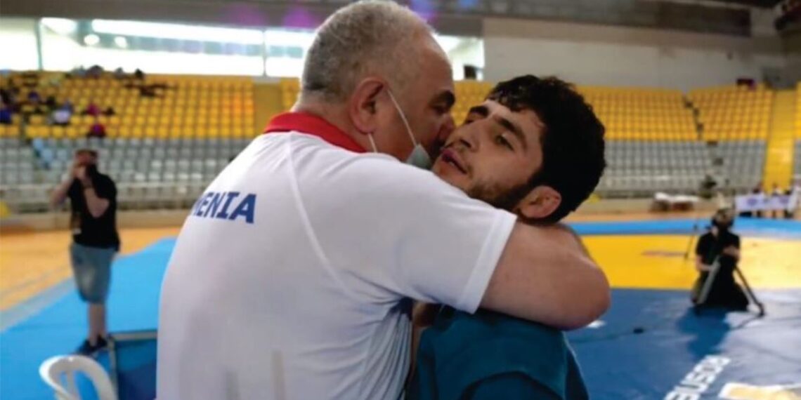 Арцахский самбист, победив азербайджанца, стал чемпионом Европы