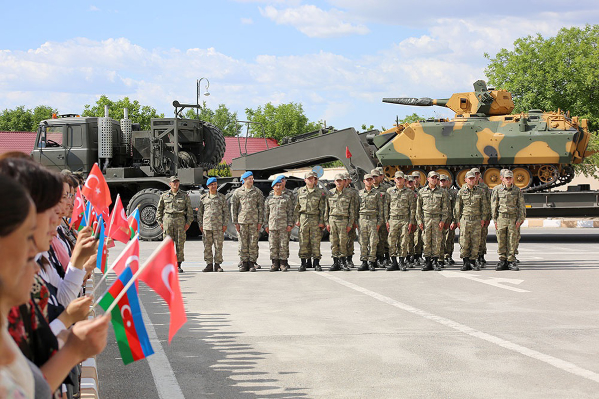 Алиев укрепляет военные позиции Анкары на Южном Кавказе
