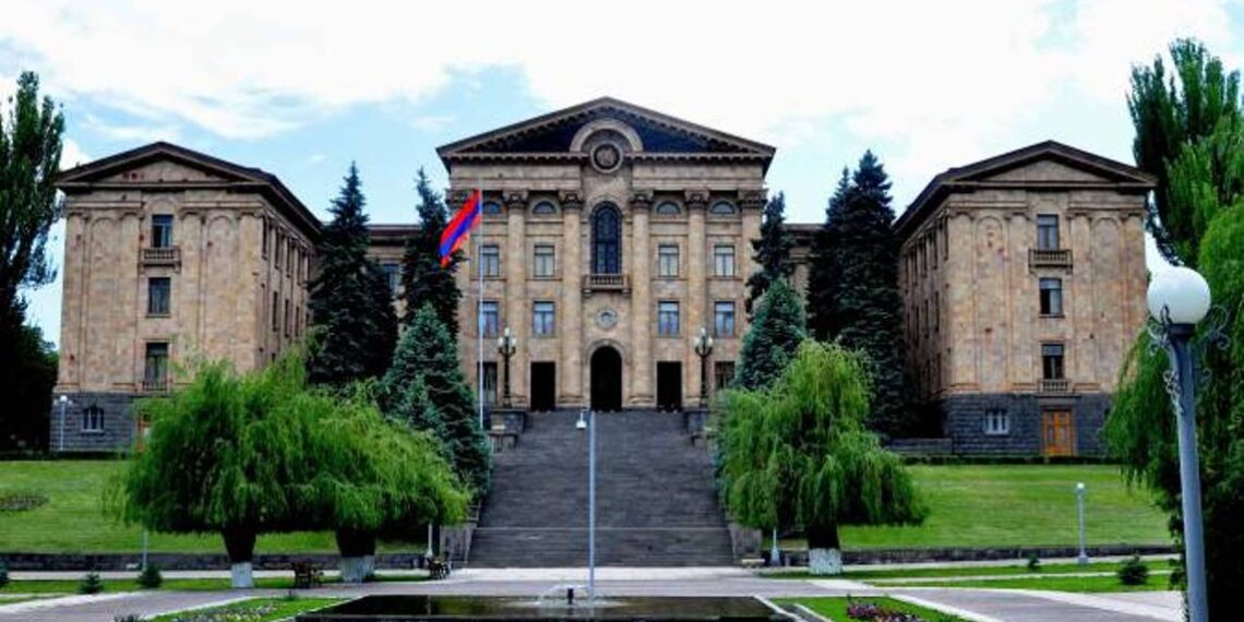 Парламент во второй раз не изберет премьер-министра