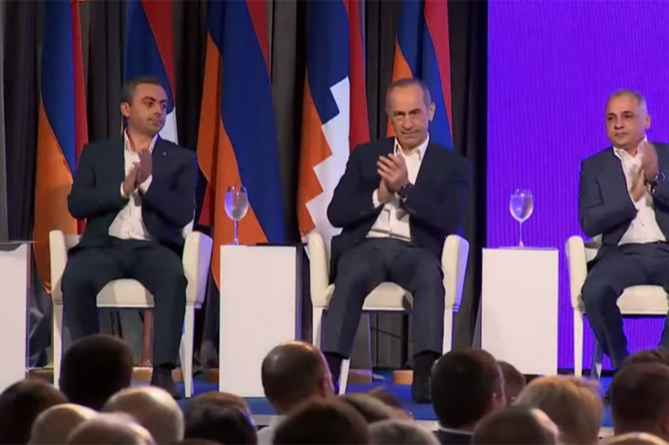Блок «Армения» не отказывается от мандатов