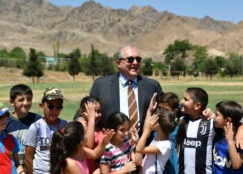 Дети — самая искренняя и полная веры часть нашего общества: послание президента Армении