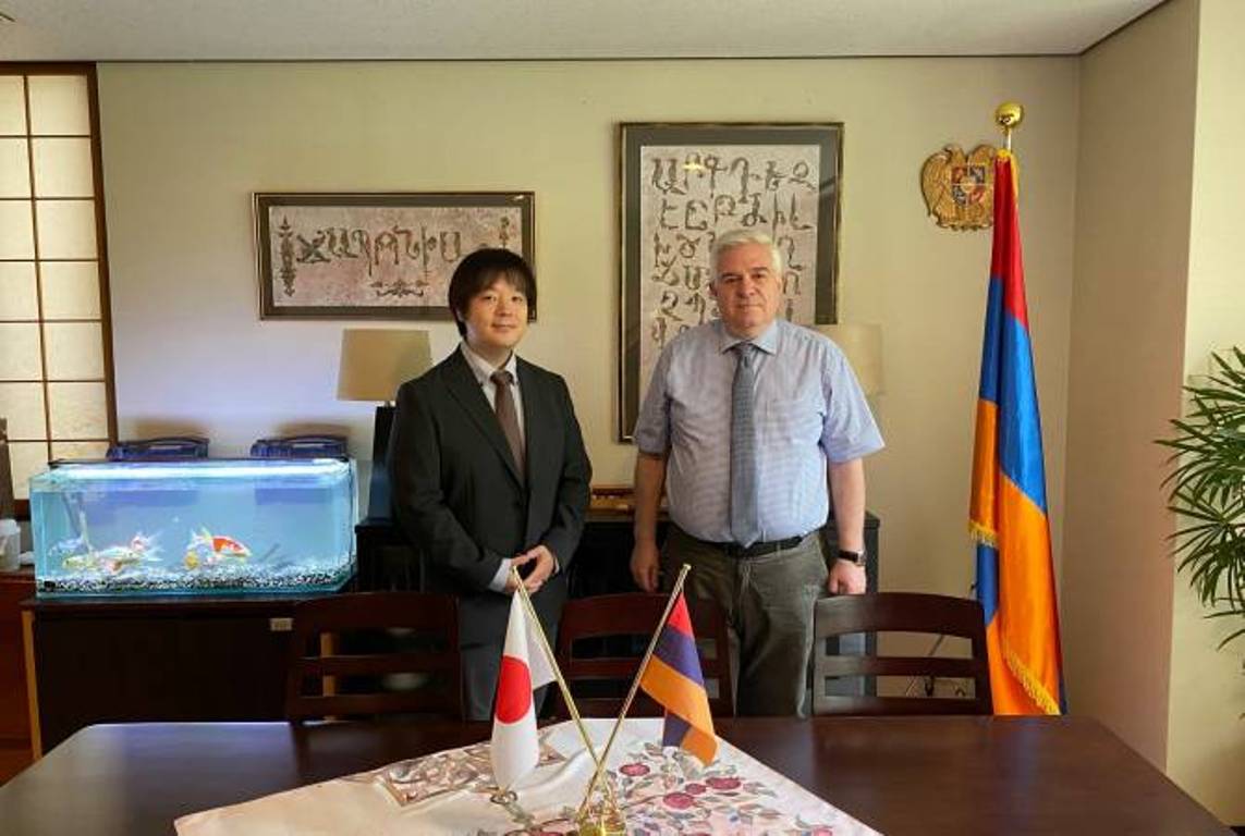 В учебниках по музыке общеобразовательных школ Японии написано и об армянском дудуке