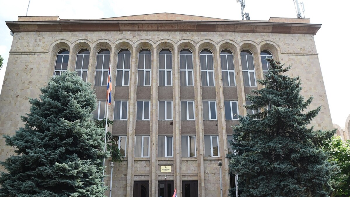 Оппозиция намерена обратиться в КС Армении