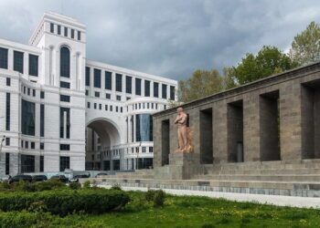 Все заместители главы МИД Армении подали в отставку
