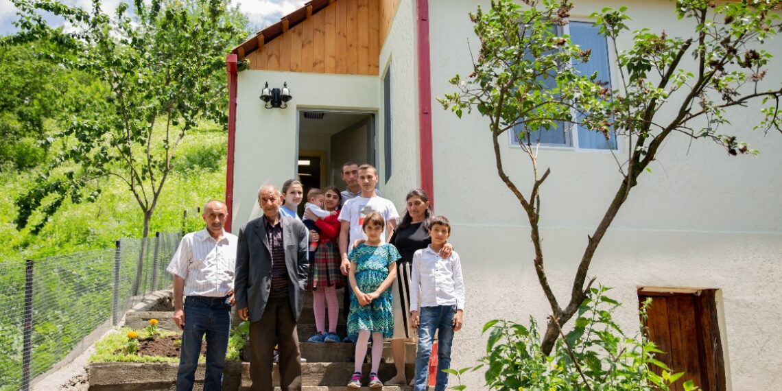 COAF предоставил комфортабельные дома перемещенным семьям из Арцаха