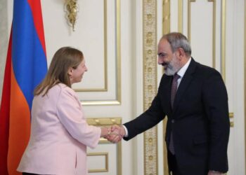 Никол Пашинян принял посла США