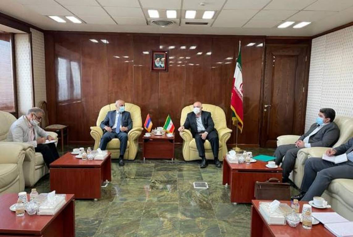 Посол Туманян и член правительства Ирана обсудили план строительства третьей высоковольтной линии