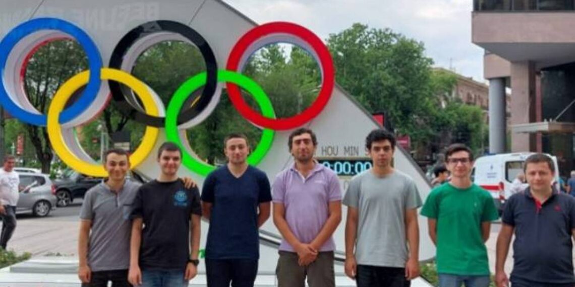 Армянские школьники на 62-й Международной олимпиаде по математике завоевали 5 медалей