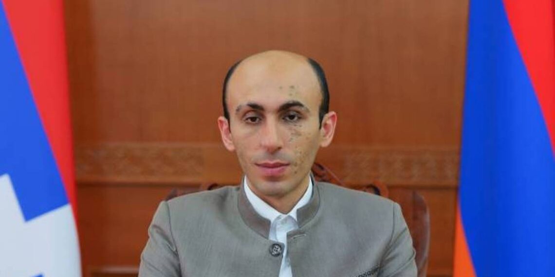 Народ и власти Арцаха не примут никакой статус в составе Азербайджана: Артак Бегларян