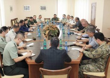 Минобороны Армении представило аккредитованным в Армении военным атташе ситуацию на границе