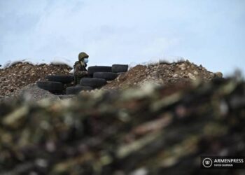 ВС Азербайджана обстреляли армянские позиции на участке Ерасха