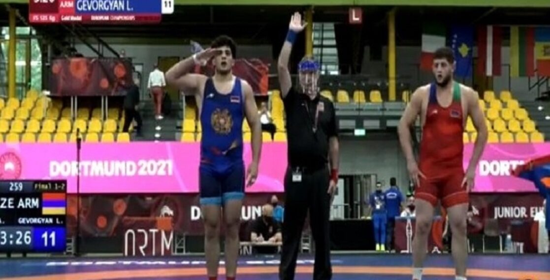 Молодой гюмриец феерической победой над азербайджанцем стал чемпионом Европы