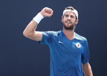 Карен Хачанов вышел в четвертьфинал