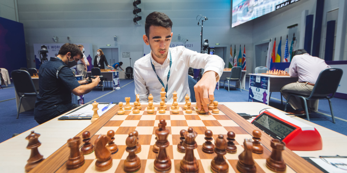 Айк Мартиросян в шаге от четвертьфинала