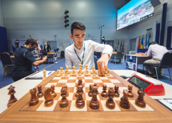 Айк Мартиросян в шаге от четвертьфинала