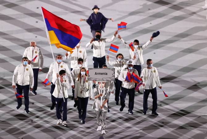 Знаменосцем Армении на церемонии закрытия Олимпийских игр в Токио Оганес Бачков